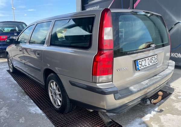 Volvo V70 cena 3800 przebieg: 395000, rok produkcji 2003 z Częstochowa małe 37